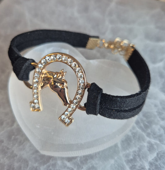 Bracelet Fer a Cheval Strass Suedine