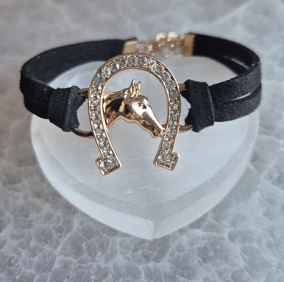 Bracelet Fer a Cheval Strass Suedine