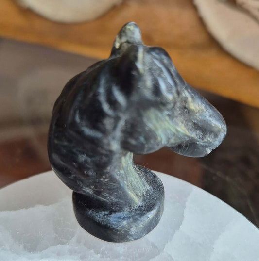 Figurine Tete de Cheval Grenat Noir 35mm