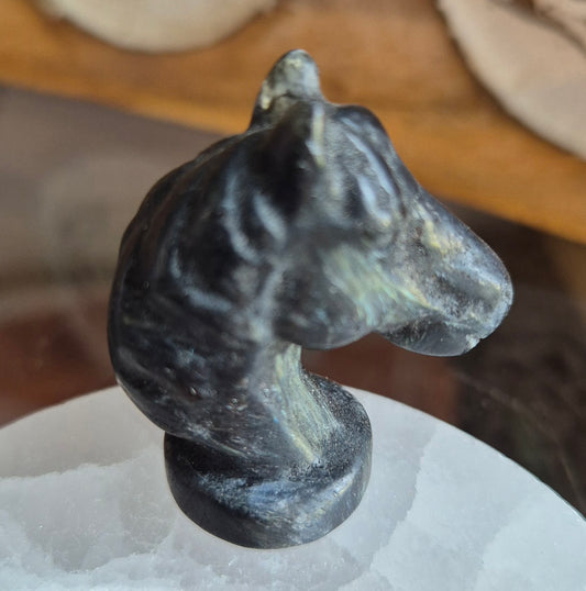 Figurine Tete de Cheval Grenat Noir 35mm