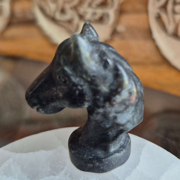 Figurine Tete de Cheval Grenat Noir 35mm