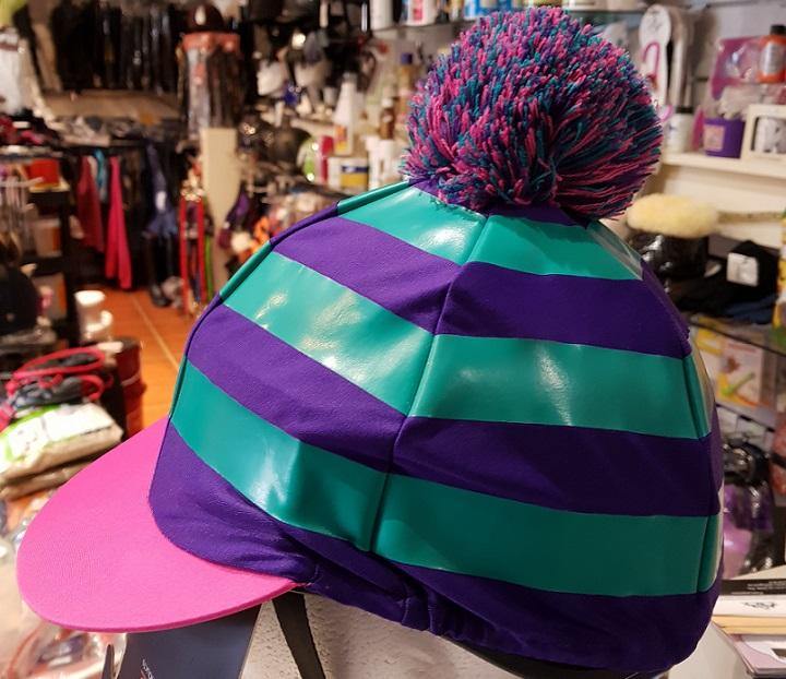 Shires Toque Stripes avec PomPom - Violet/Vert/Rose - SHOP HORSE