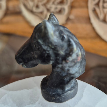 Figurine Tete de Cheval Grenat Noir 35mm