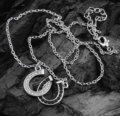 Collier 2 Fers à Cheval avec Strass