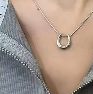 Pendentif Fer à Cheval en Acier Inoxydable